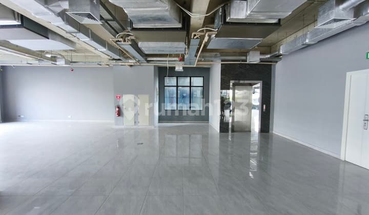 Kantor Jalan Panjang 1200 M2 Dua Lantai Hadap Timur