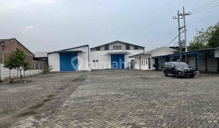 Warehouse Factory in Pasuruan Near Toll Access Well-Maintained Ready to Use with KPR (Mortgage)