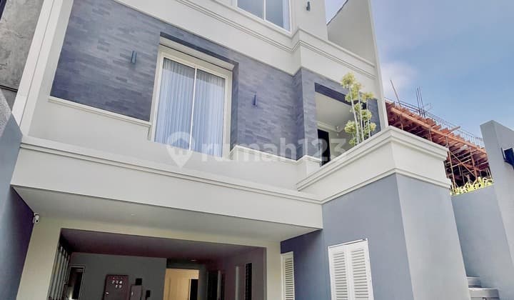 Rumah Mewah Private Cluster Surabaya Timur Dharmahusada Bisa Kpr