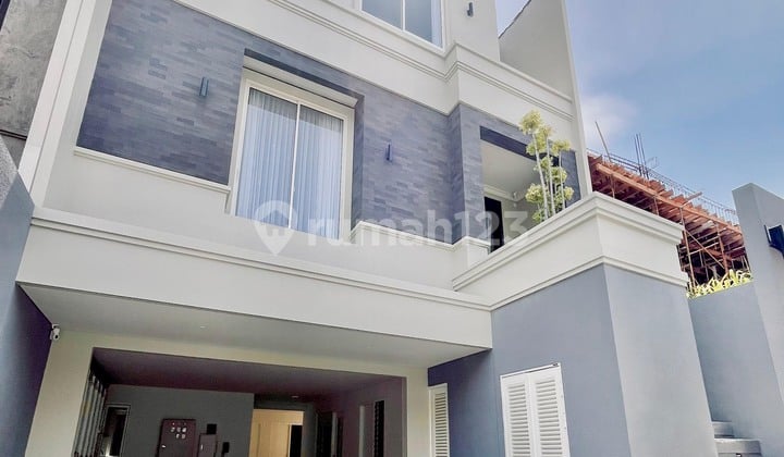 Rumah Mewah Private Cluster Surabaya Timur Dharmahusada Bisa Kpr