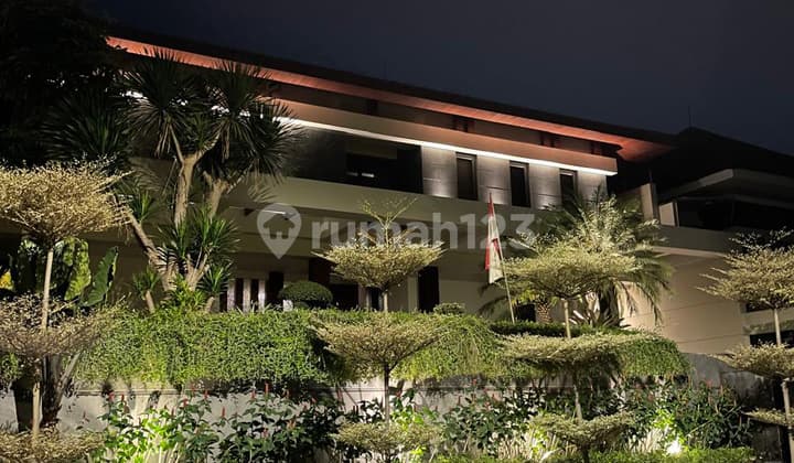 Rumah Mewah Graha Famili Family Golf View Furnish Shm Kpr Pool