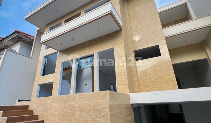 Rumah 3 Lantai Puri Widya Kencana Citraland Basement Baru KPR