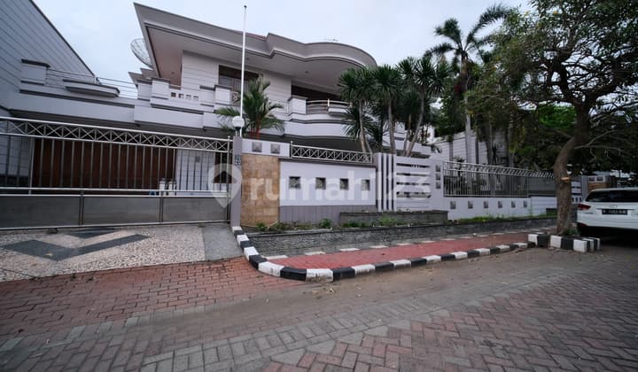 Rumah Mewah Satelit Town House Darmo Harapan Shm Selatan Kpr