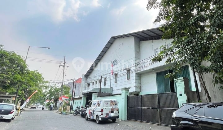 Gudang Surabaya Barat Darmo Permai Timur Lapangan Padel Badminton
