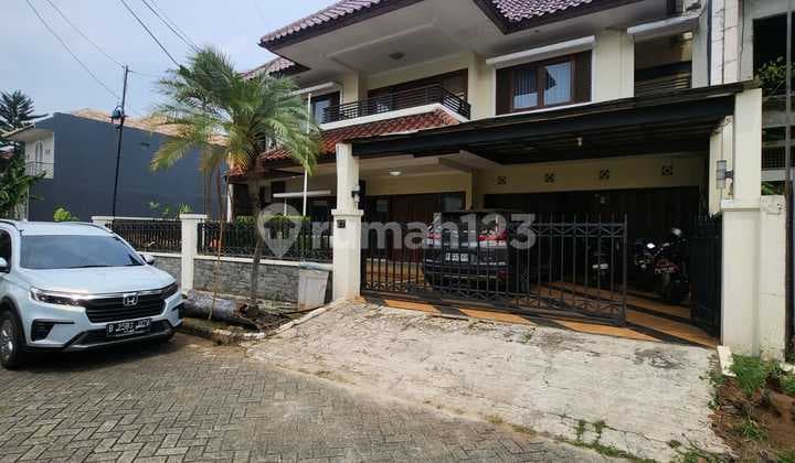 Rumah 2 Lantai Bagus SHM di Gandaria, Jakarta Selatan