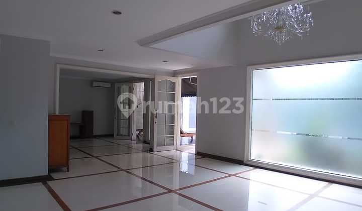 Disewakan Rumah Cantik Pondok Indah, Jakarta Selatan