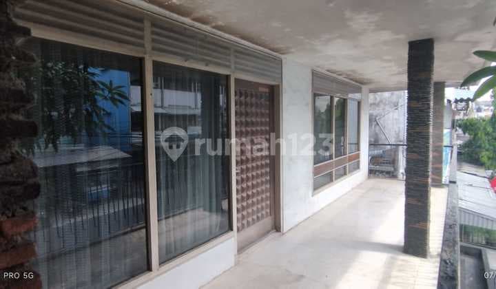 DIJUAL RUMAH BESAR KAWASAN BISNIS JALAN SEGARAN PALEMBANG