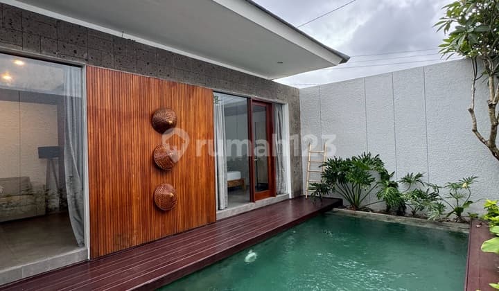 Villa di Selatan Ubud Garasi Full Furnished Ada Kolam Renang