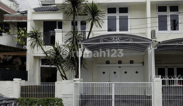 Rumah 2 Lantai Lokasi Strategis Bebas Banjir di Galaxy Bekasi Selatan