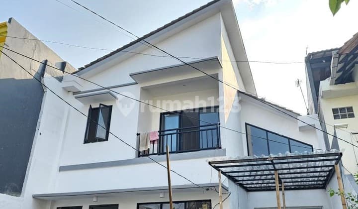 Rumah 2 Lantai di Harapan Indah Bekasi