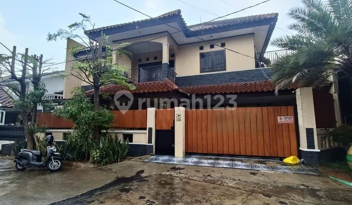 For Sale 2-Storey Spacious House Near Galaxy in Jaka Mulya Bekasi