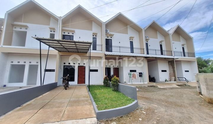 Town House Aestetic Modern 2 Lantai