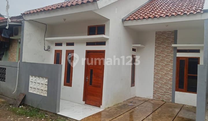 Rumah Elit yang Bebas Banjir Lokasi Strategis