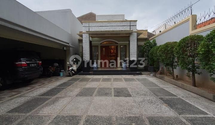Rumah Bagus Lokasi Istimewa Jl. Sawo, Cipete, Cilandak, Jaksel