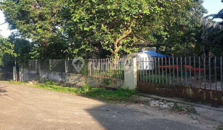 Rumah Tua Hitung Tanah M U R A H di Komplek Joglo, Kembangan