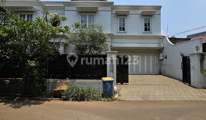 Rumah Mewah Area Elit Patra Kuningan, Jakarta Selatan