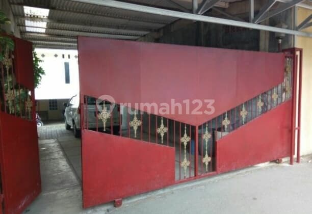 Rumah Induk Dan Kosan 11 Kamar Depan Kampus U I Lenteng Agung