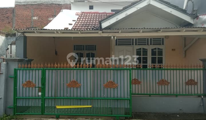 Rumah di Taman Hara Baru Bekasi