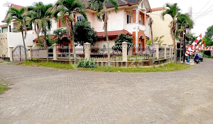 Cocok untuk usaha ,sangat dekat jl raya Suhat