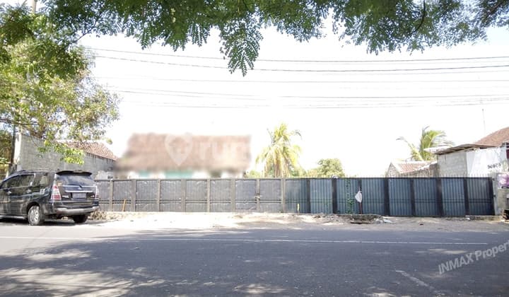 Pusat Kota Blitar Dekat Alun- Alun