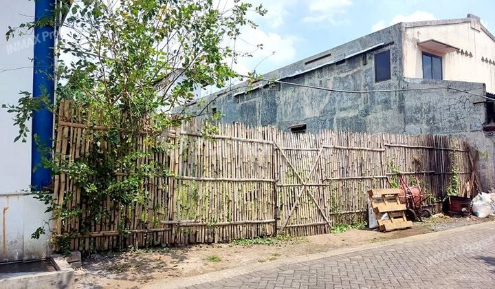 Hanya beberapa ratus meter dari exit tol Karanglo