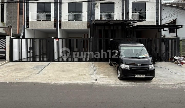 Rumah Tanjung Duren Raya Brand New Modern Minimalist 3 Lantai Jalan 3Mobil