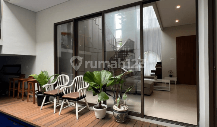 Brand New Rumah Modern Tropis Cilandak Lokasi Strategis Posisi Hook