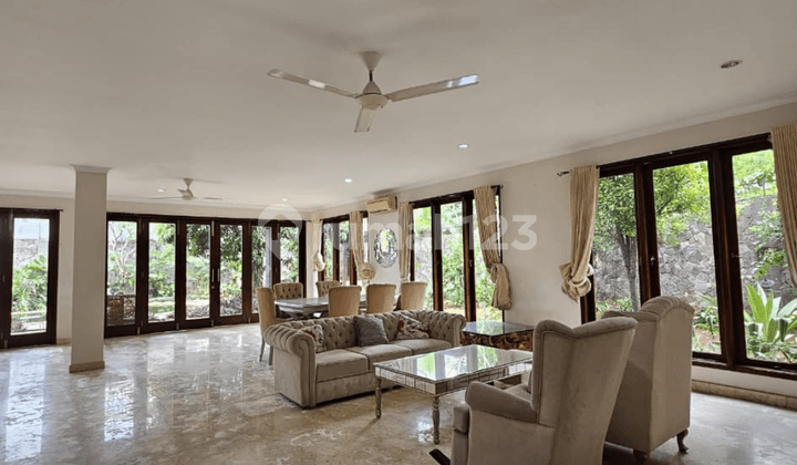 Dijual Rumah Dalam Lingkungan Komplek Kemang Area Jakarta Selatan
