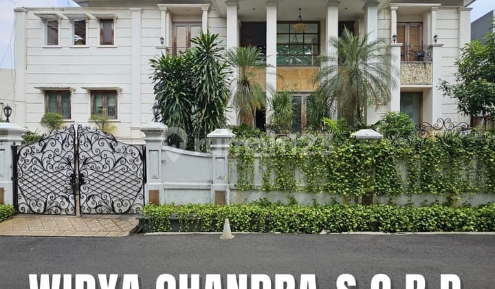 MODERN AMERICAN CLASSIC HOUSE SCBD - JAKARTA SELATAN