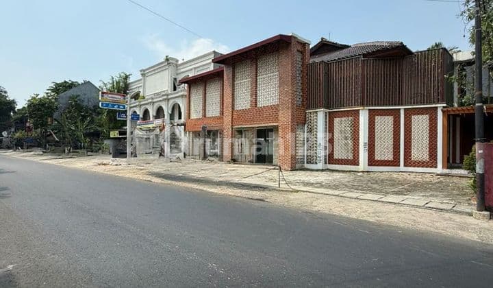 FORSALE KEMANG BANGUNAN KOMERSIL LOKASI JALAN RAYA