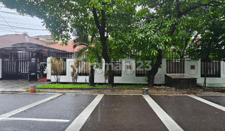 Dijual Rumah Cantik Terawat Siap Huni Hanya Hitung Tanah Lokasi Strategis