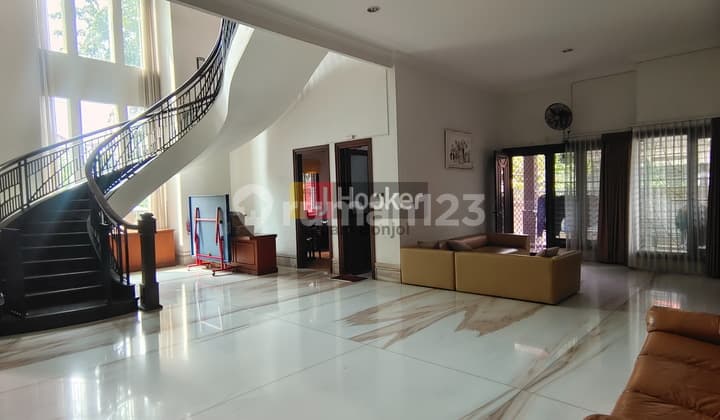 Jual Rumah Mewah,cantik Dan Nyaman Jl.sompok Semarang Selatan 9175