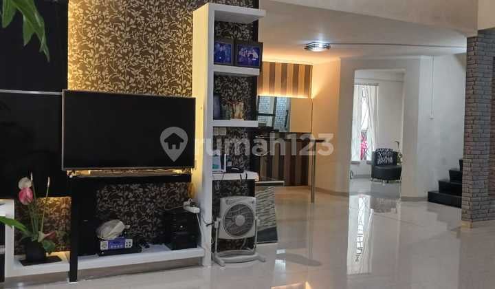 Rumah Furnished. Siap huni dan nyaman daerah Puri Anjasmoro-10861