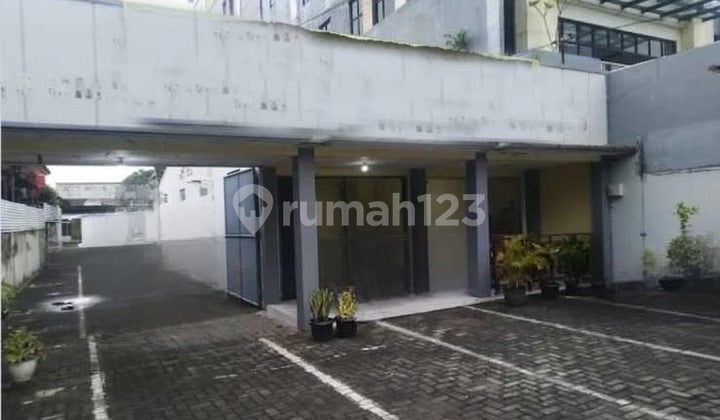Strategic House, Ideal for Business in Central Semarang Area - 10943