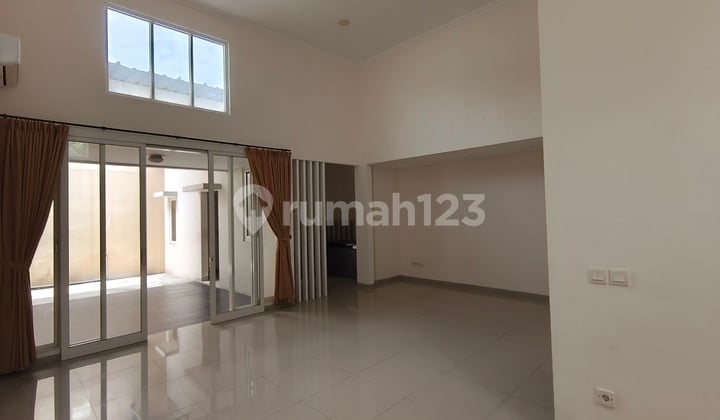 Rumah Cantik Nyaman Dekat Sekolah Nasional Karangturi di Graha Padma Semarang Barat 1973