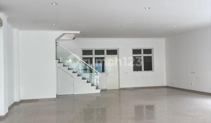 Ready-to-Use Shop House, Suitable for Business and Office in Graha Padma - 10758