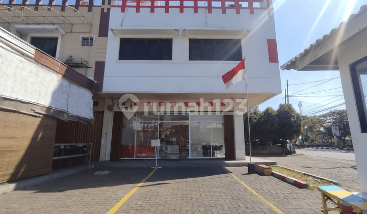 Ready-to-Use Shop House, Suitable for Business and Office in the Tanah Mas Area - 11405