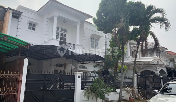 Rumah Rapih Dua Lantai Siap Huni