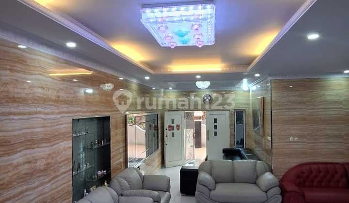 Rumah Mewah Luas Siap Huni Di Taman Royal Tangerang