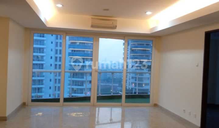 Jual Cepat !!! Apartment Royale Springhill 2 + 1 BR Kemayoran Jakarta Utara