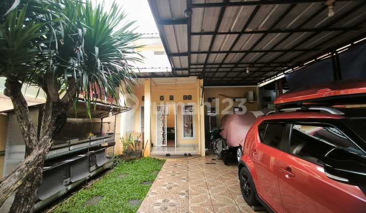 Jagakarsa House, 189/140 M2, 3 BR, Comfortable and Tidy Neighborhood