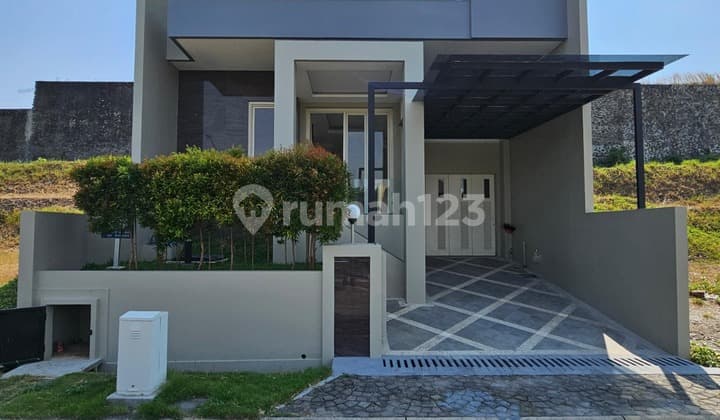 Rumah Mewah Ready Siap Huni di Cluster Candi Golf Semarang