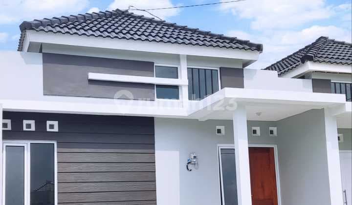 Rumah Fasilitas Kolam Renang di Cluster Banyumanik Semarang