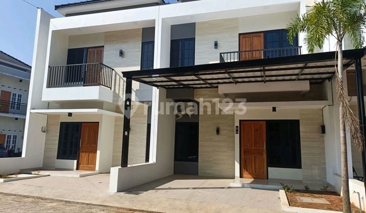 Rumah Siap Huni 2 Lantai di Banyumanik Semarang