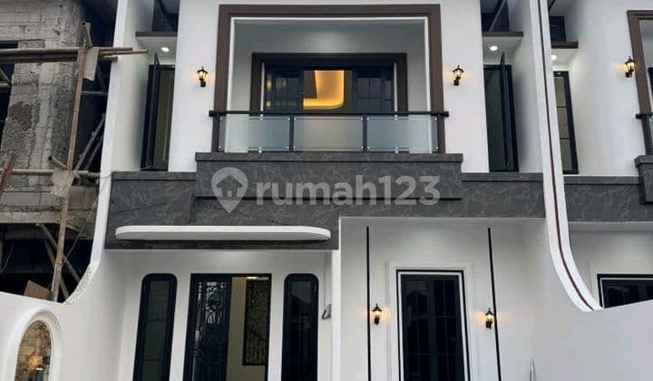 Rumah Mewah Jagakarsa 2 Unit Lagi di Jl. Jagakarsa, Jagakarsa, Jagakarsa, Kota Jakarta Selatan, Dki Jakarta, Indonesia, 12620, Jagakarsa SHM Bagus Rumah