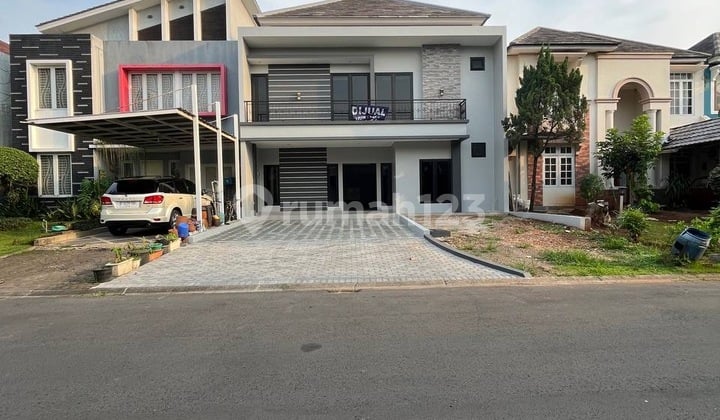 Dijual Rumah Renovasi Total Kota Wisata