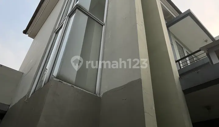 Sewa Rumah Kota Wisata Siap Huni