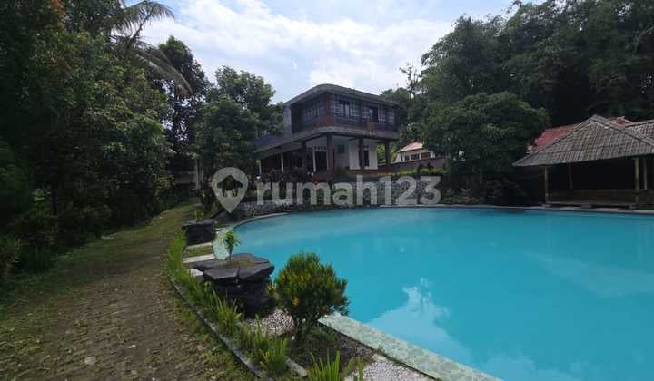 Villa at the Foot of Mount Salak