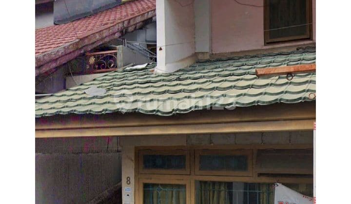 For Sale Strategic Old House in Losari Beach Area, Makassar