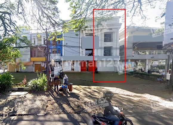 Ruko 3 Lantai Jalan Poros Letjen S. Parman,area Komersial